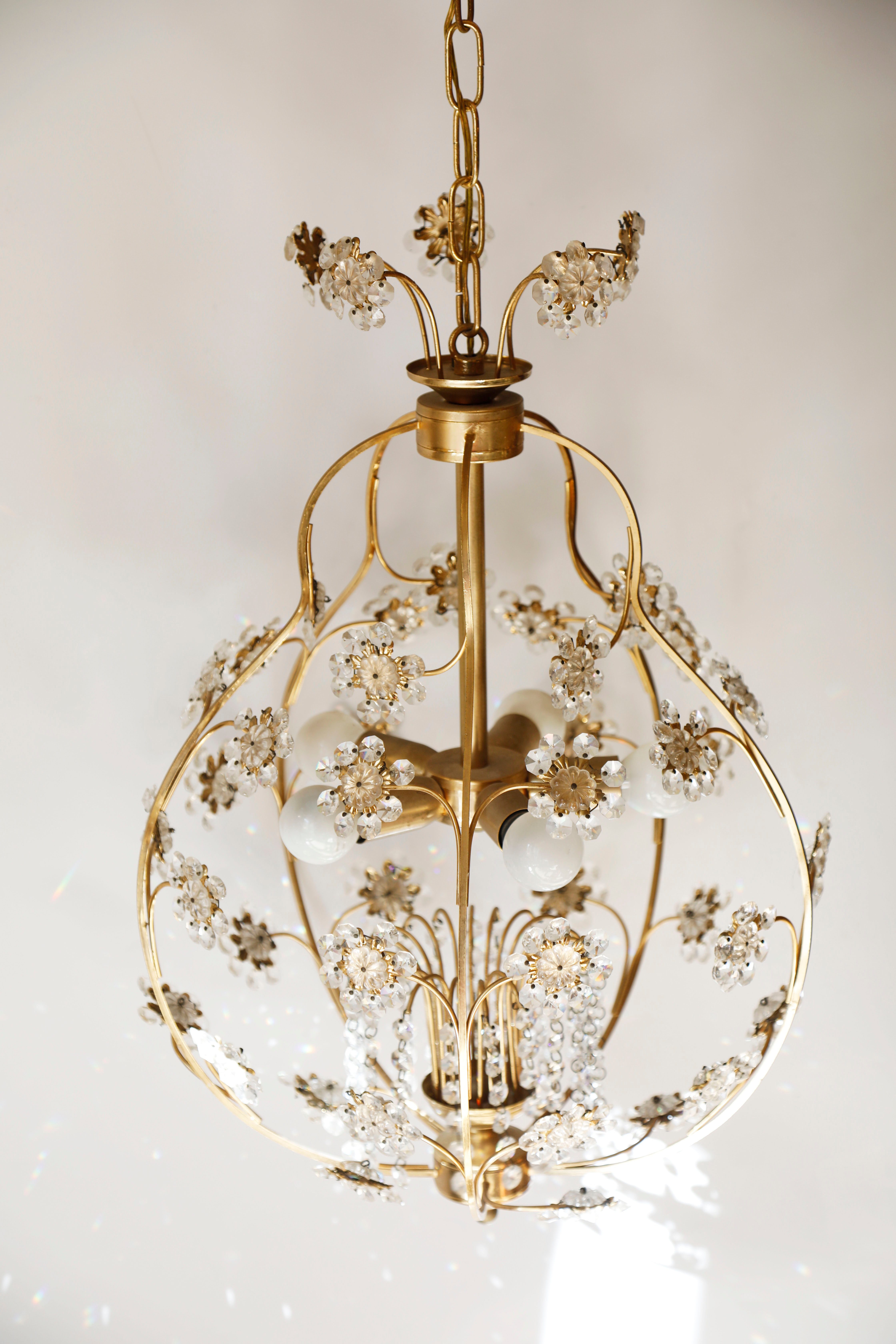 Lustre cage flowers of glass stamps