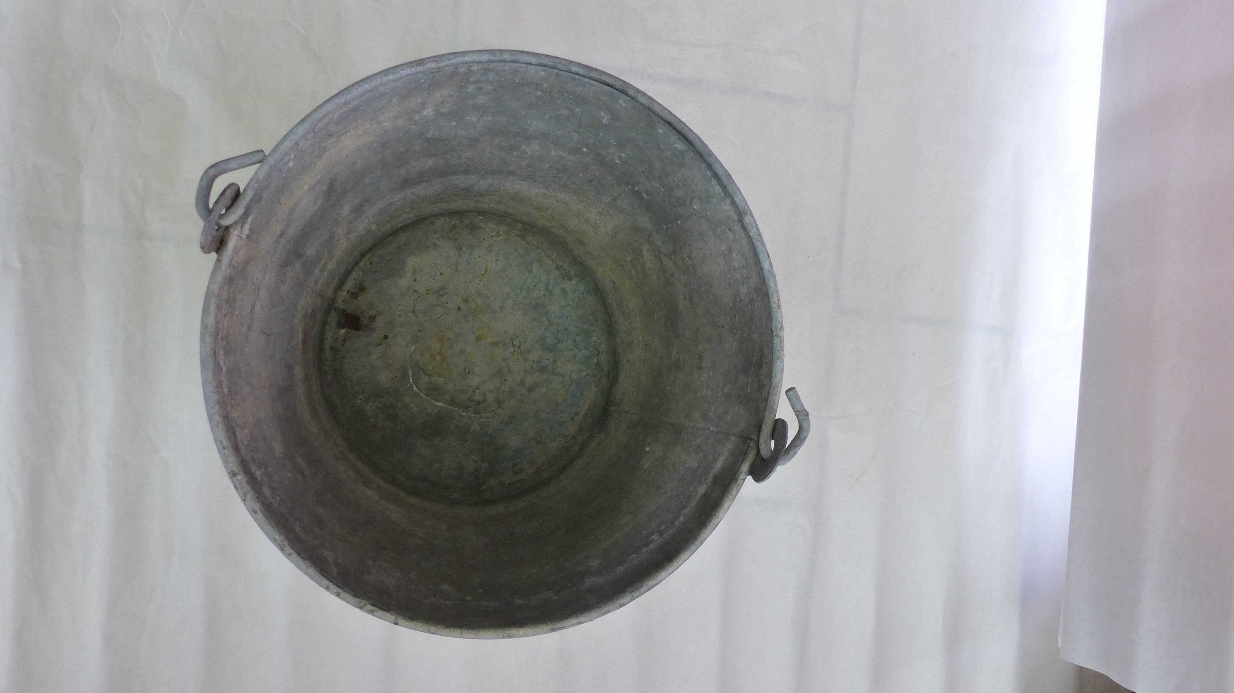 Zinc bucket