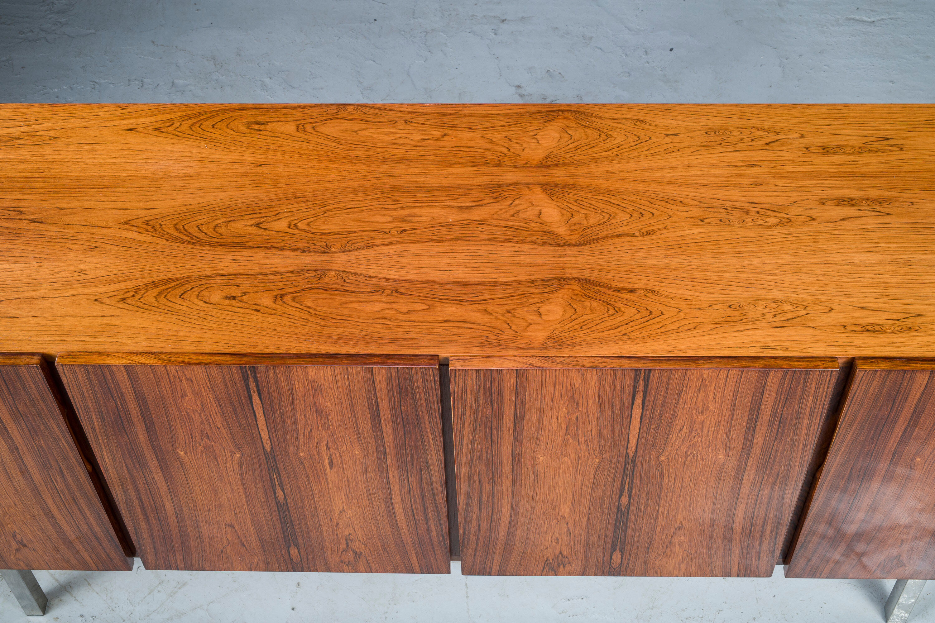 Buffet moderne du milieu du siècle en palissandre, 1970