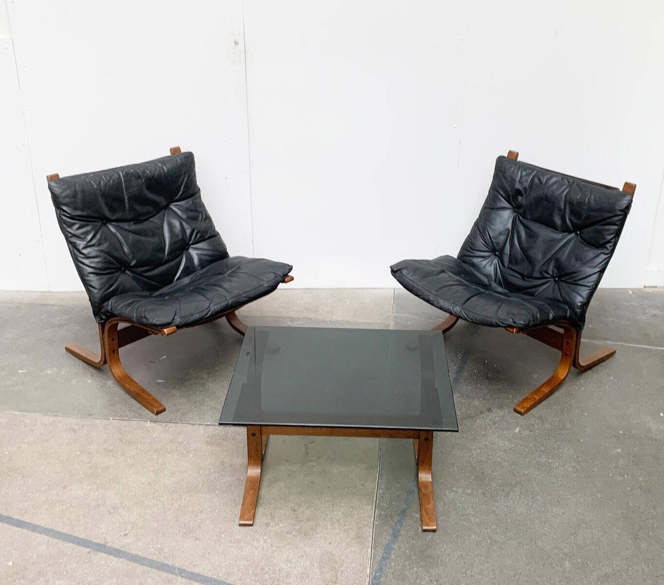 Set of 3 Norwegian Mi-Century Style Siesta Lounge Chairs and Glass Side Table by Ingmar Relling for Westnofa