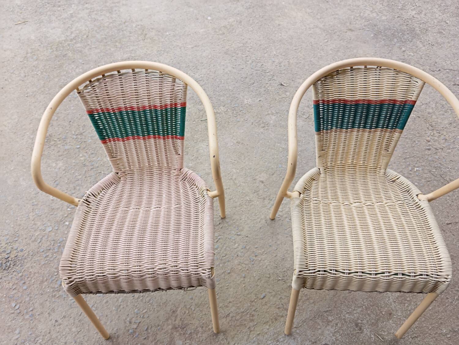 Scoubidou chairs x2