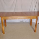 Extendable rectangular table in blond wood