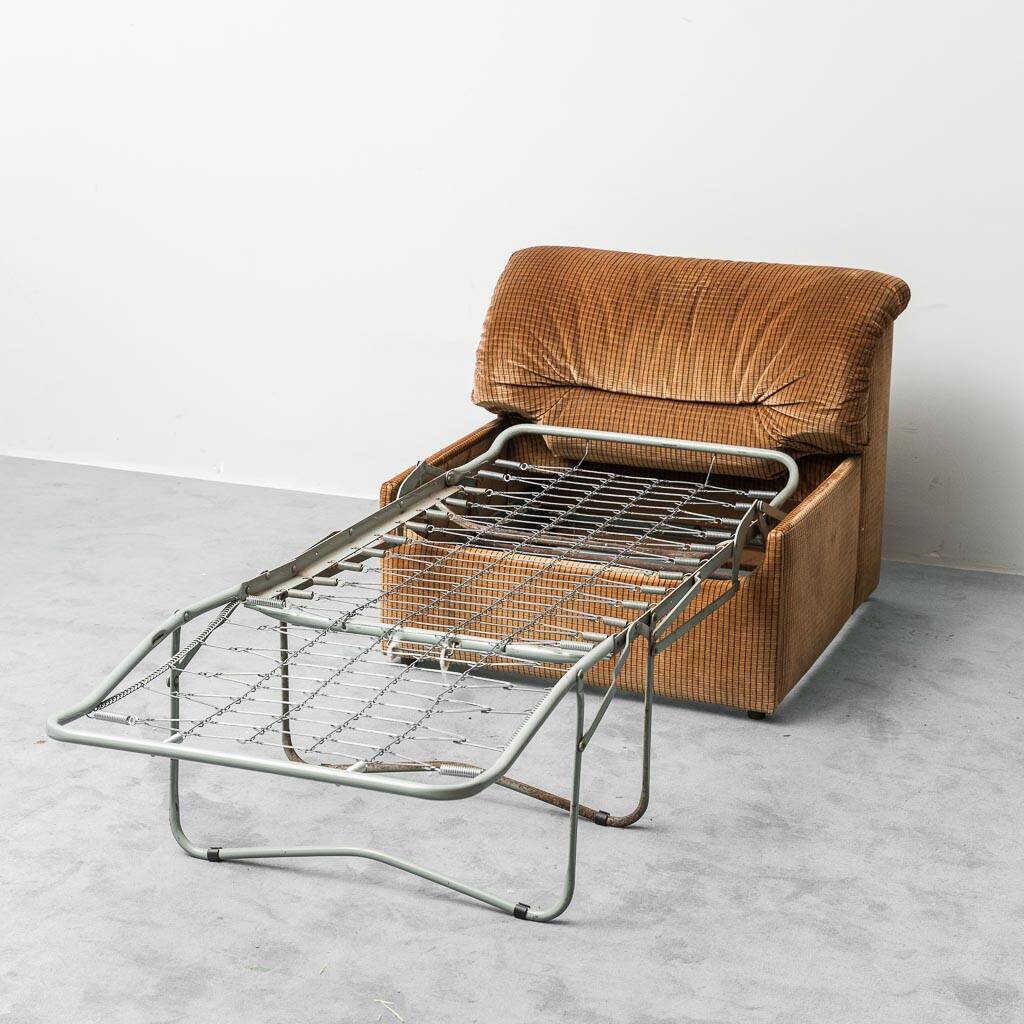 Doimo Salotti 1970s vintage convertible armchair bed in fabric