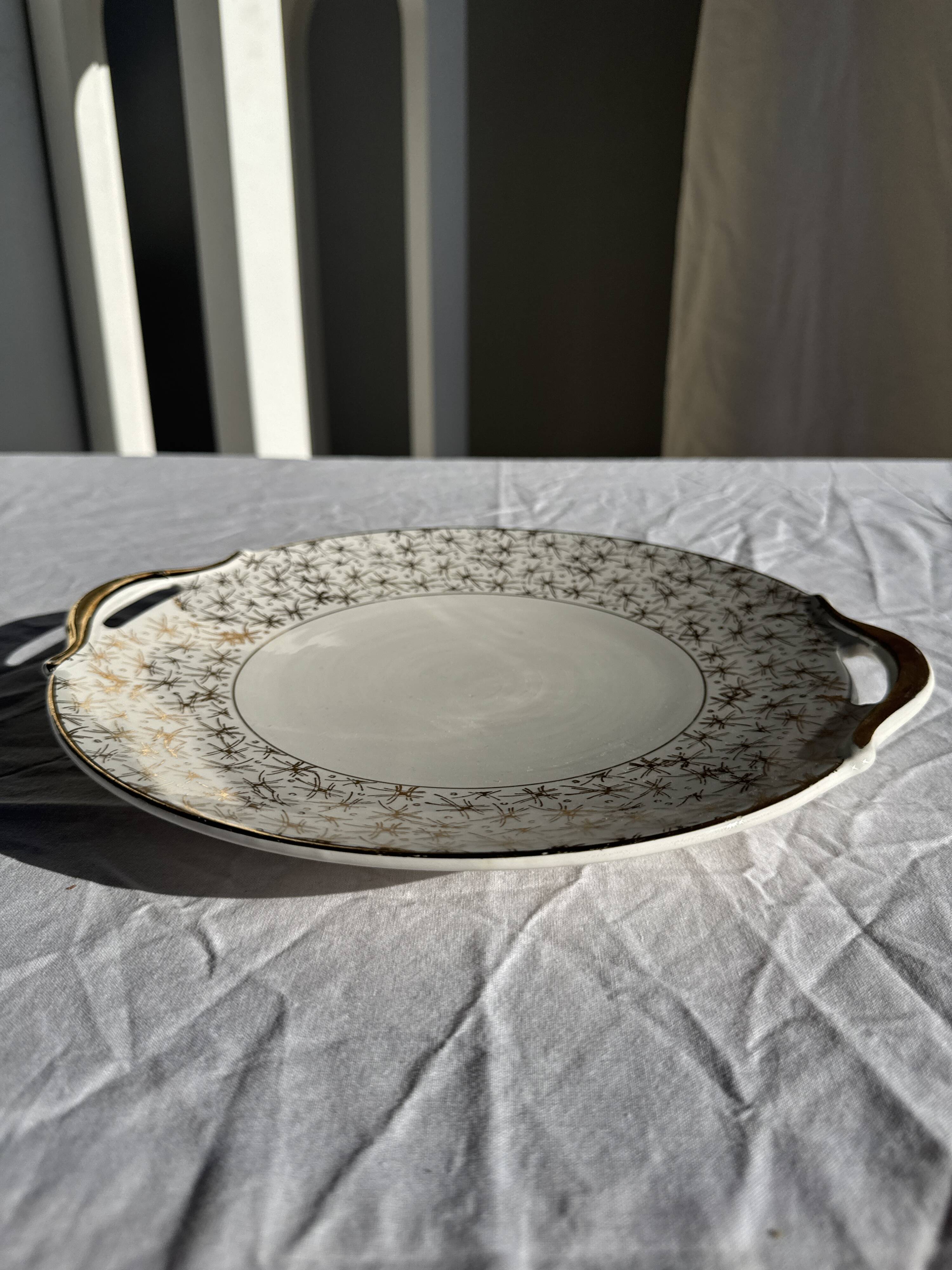 Vintage pie dish with 2 golden handles, abstract patterns, D28.