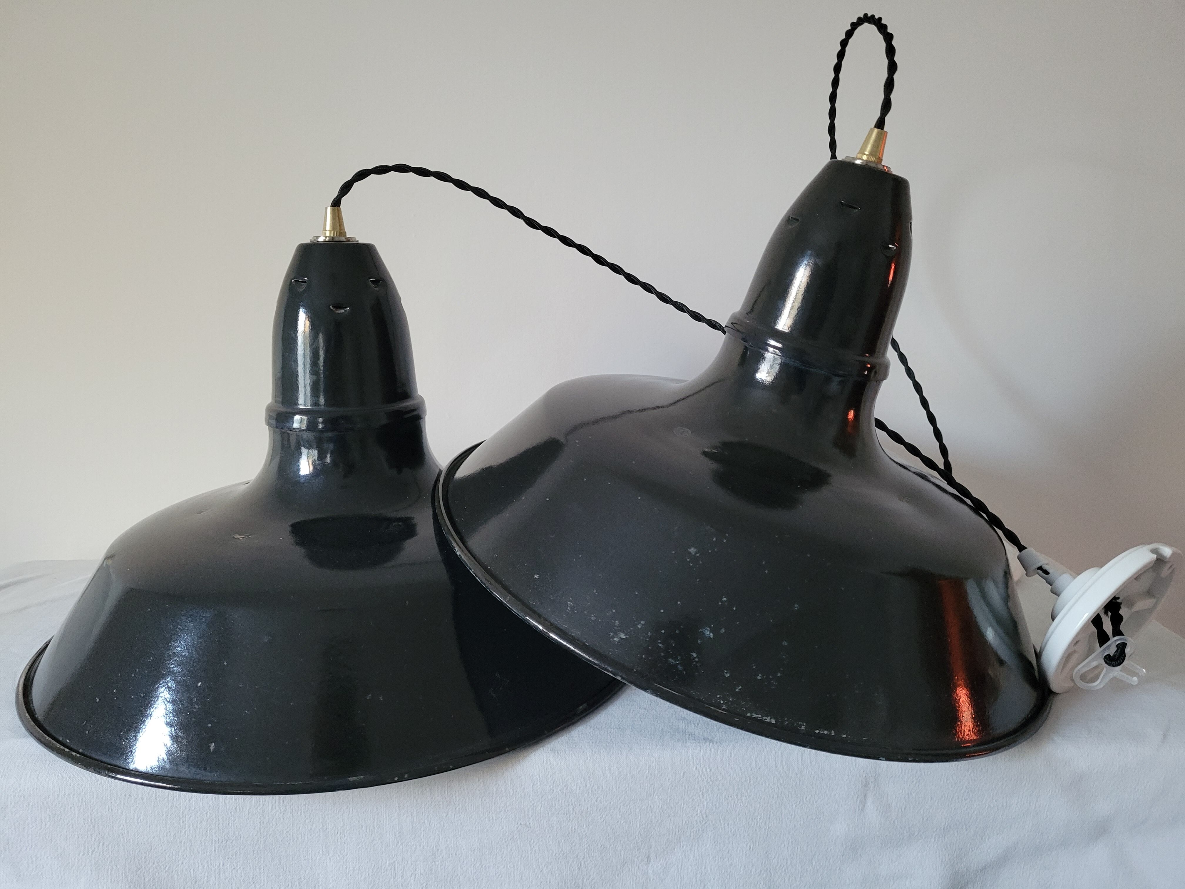 Duo de suspensions émaillées
