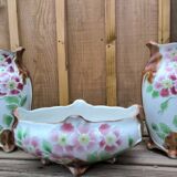 Jardiniere and its two vases