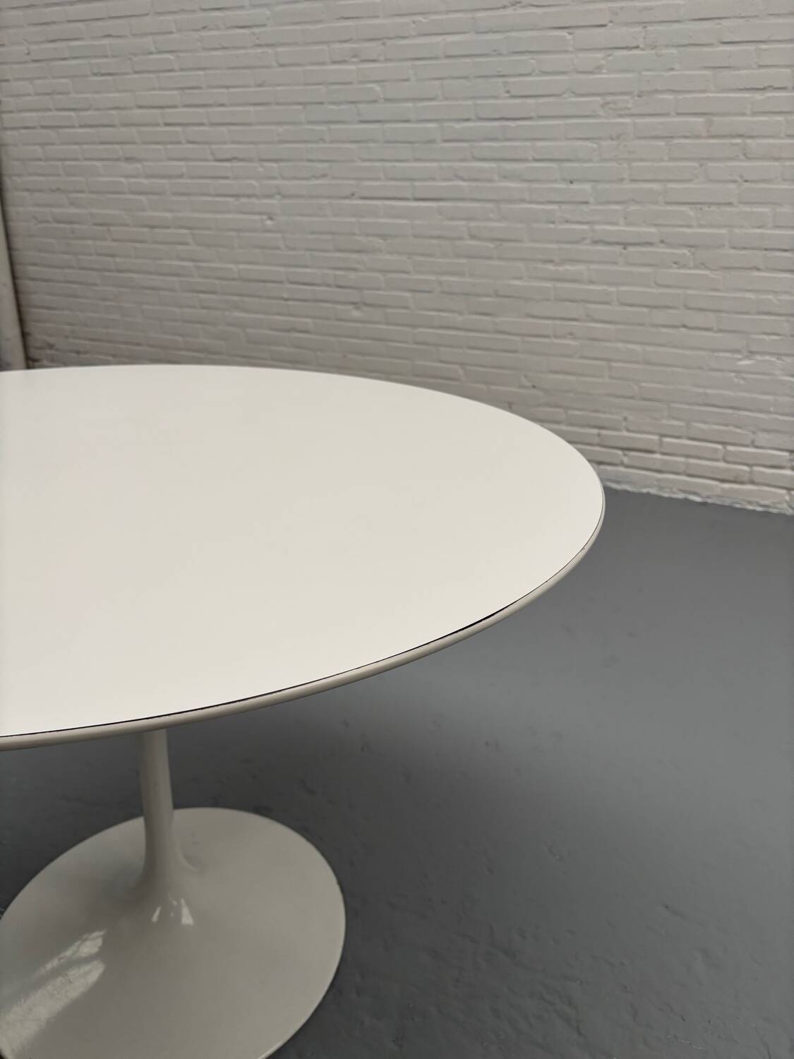 Table à manger tulipe en bois par Eero Saarinen pour Knoll International 1970