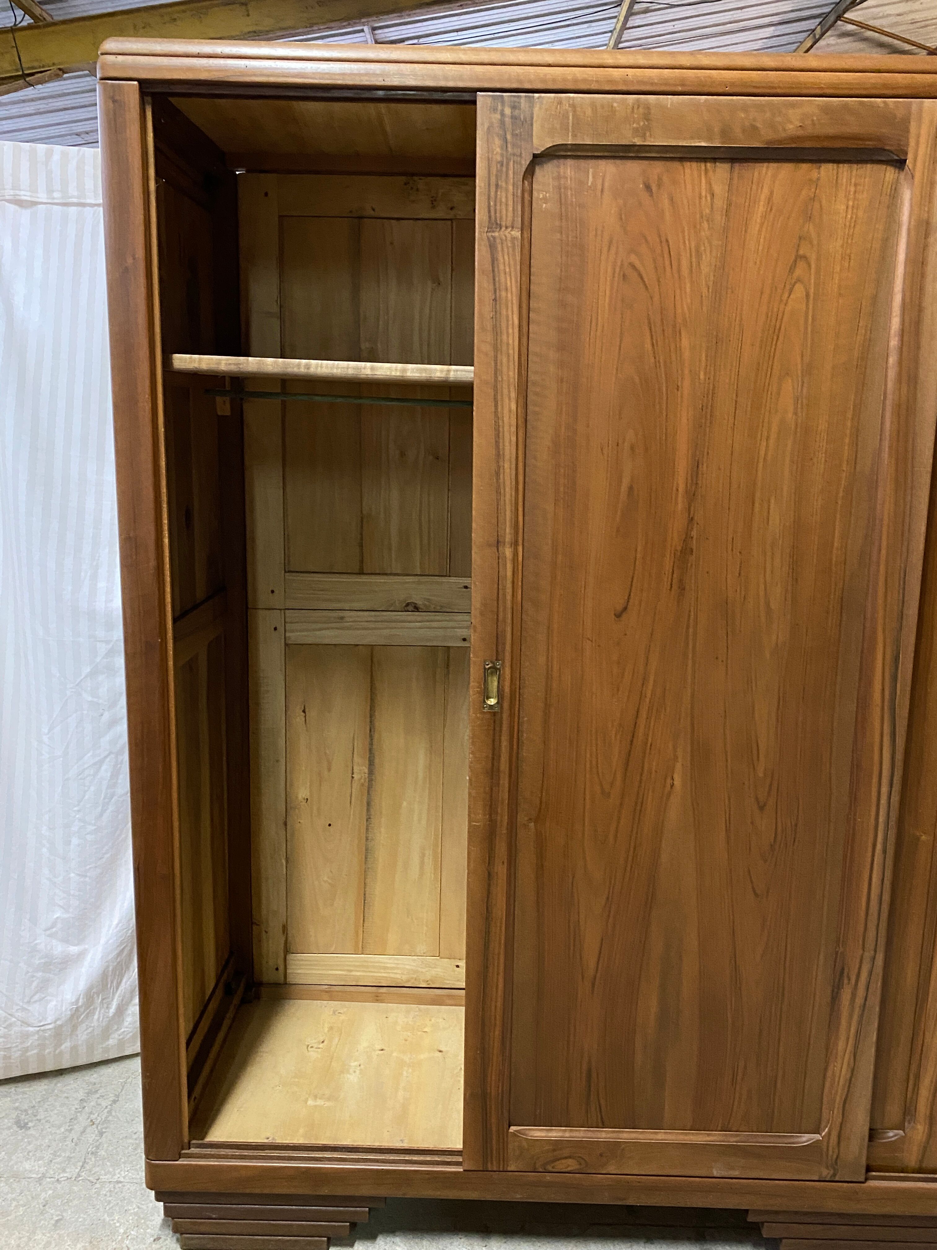 Wardrobe sliding doors