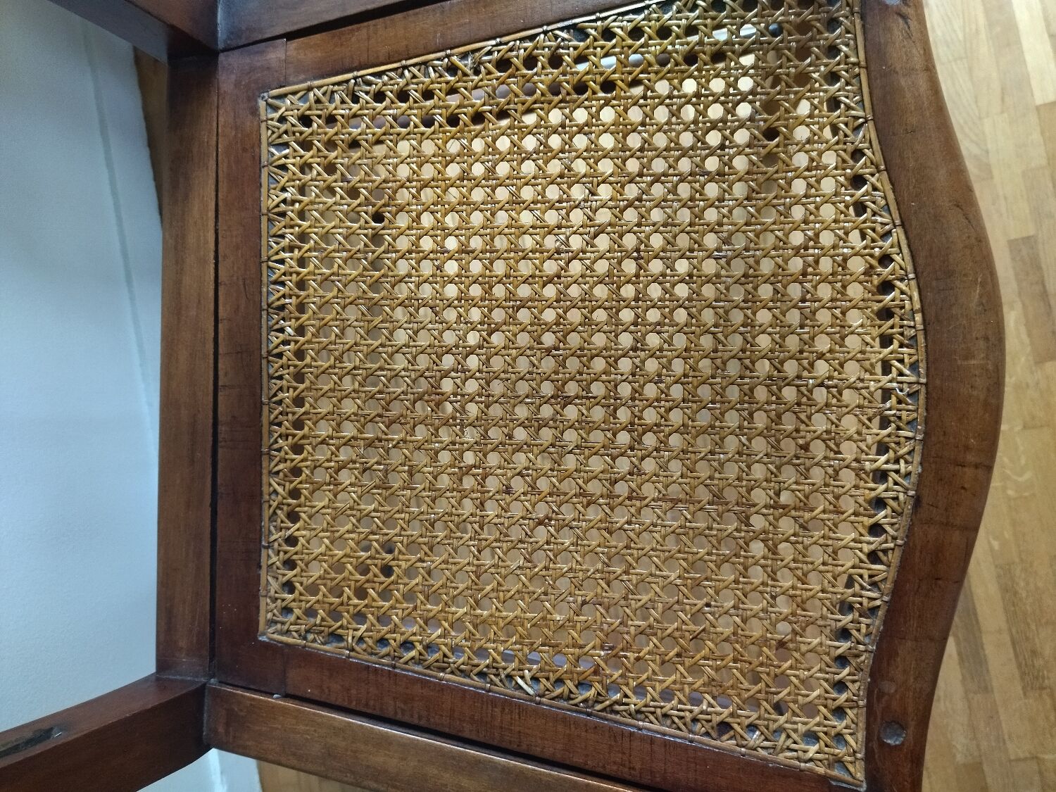 Fauteuil barbier noyer et canage Paris