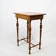 Table d'appoint en de de vers l’année 1910