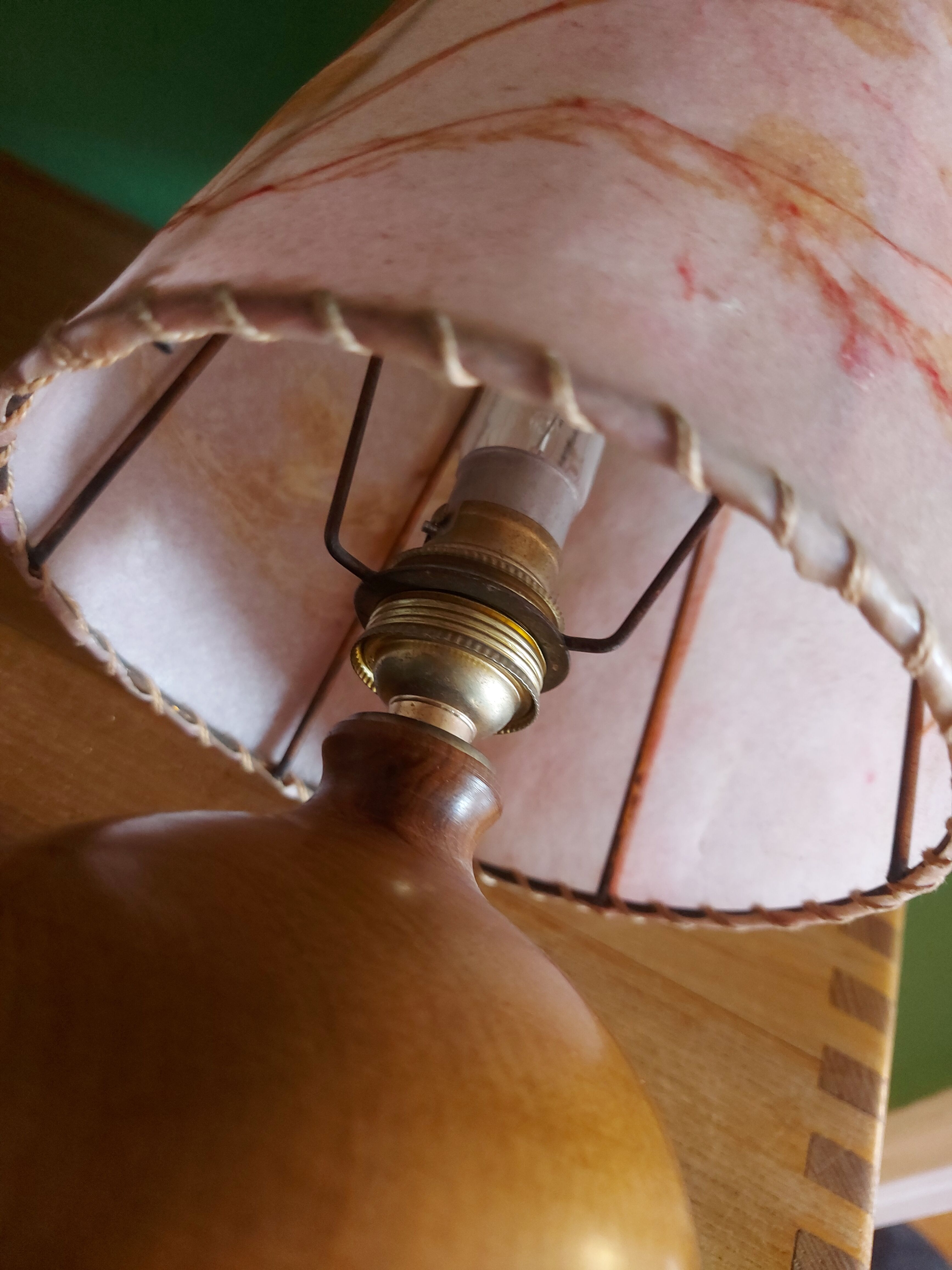 Lampe vintage en bois