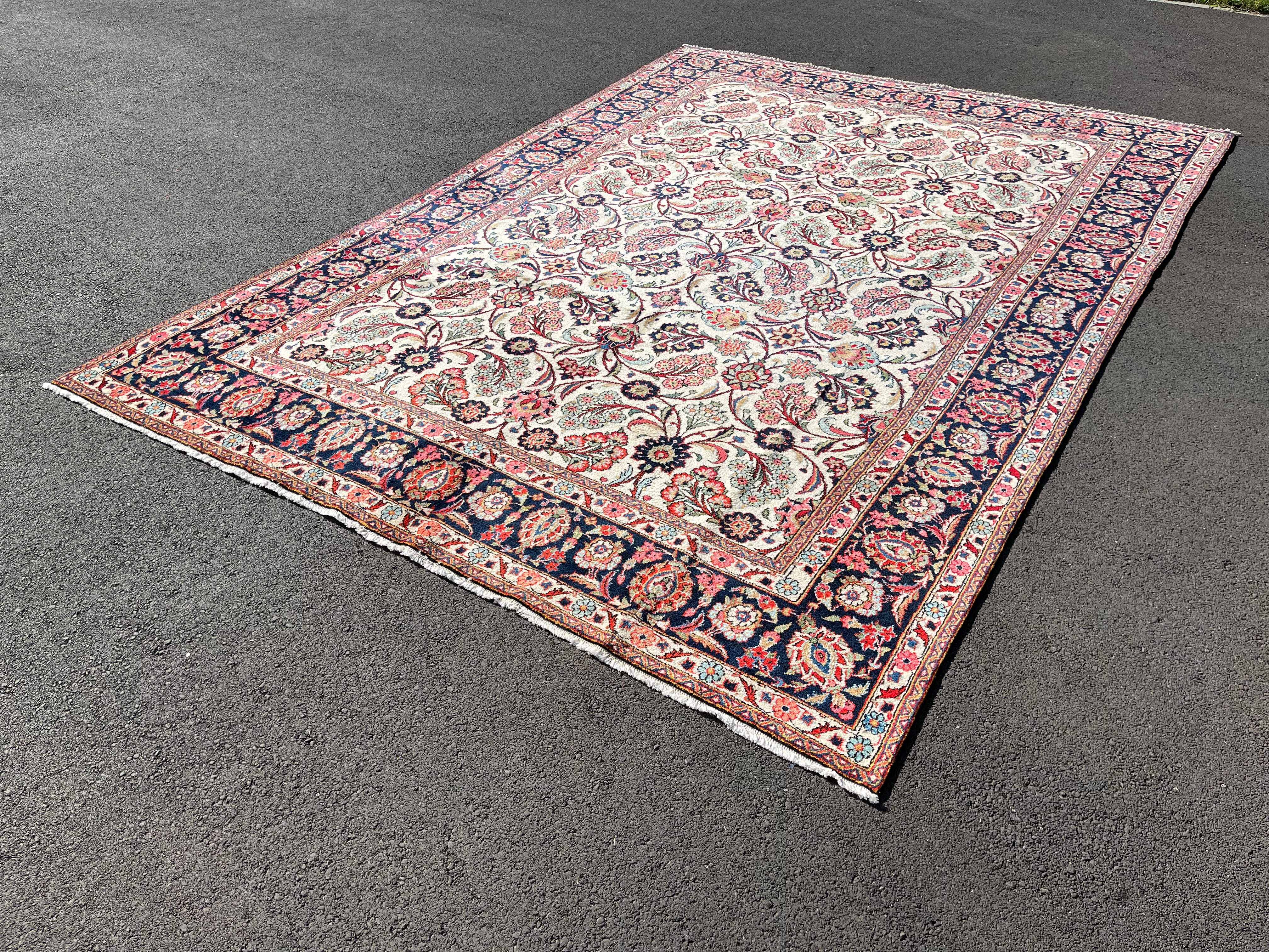 Persian Keshan Rug, Circa 1960. 350x250 cm