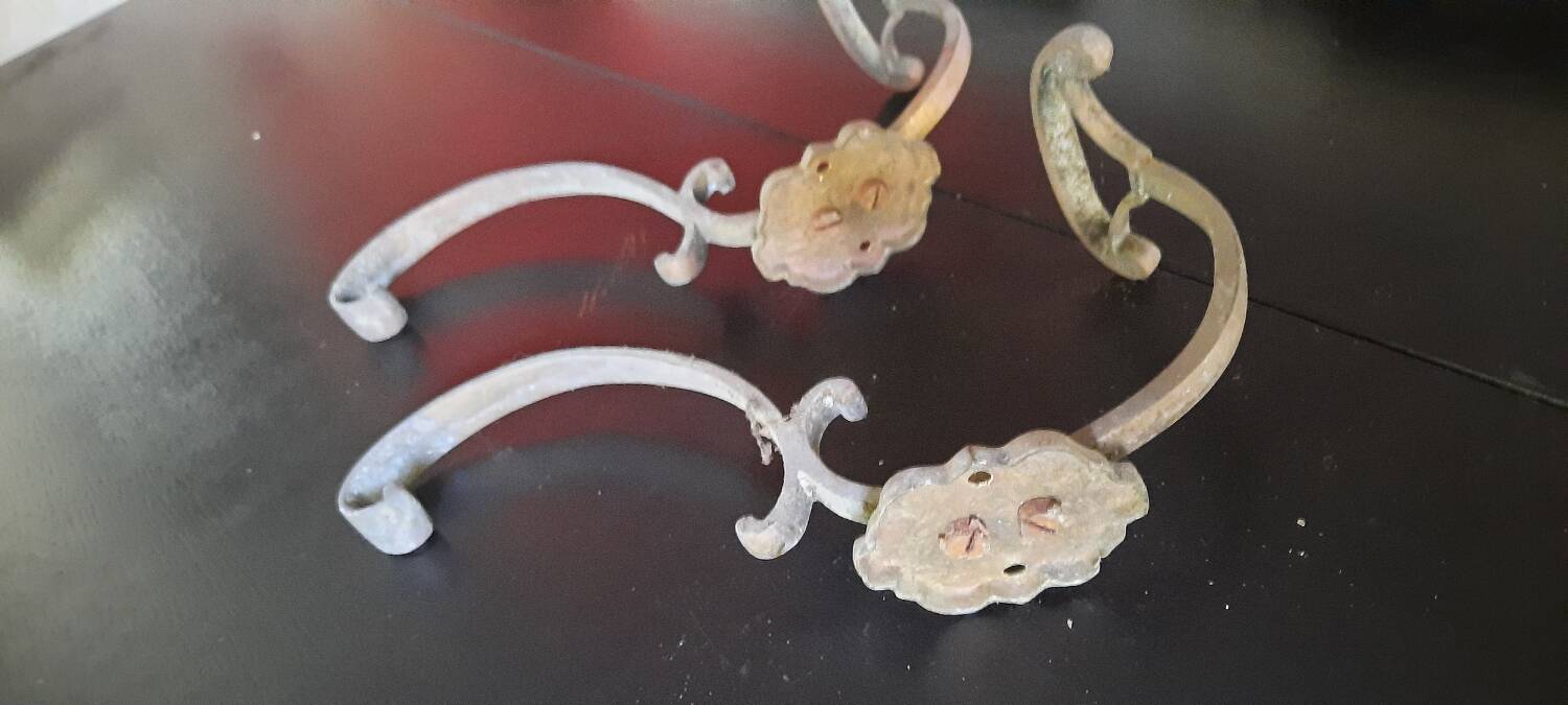 Set of 5 brass hooks