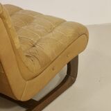 Fauteuil en cuir camel  année 60.