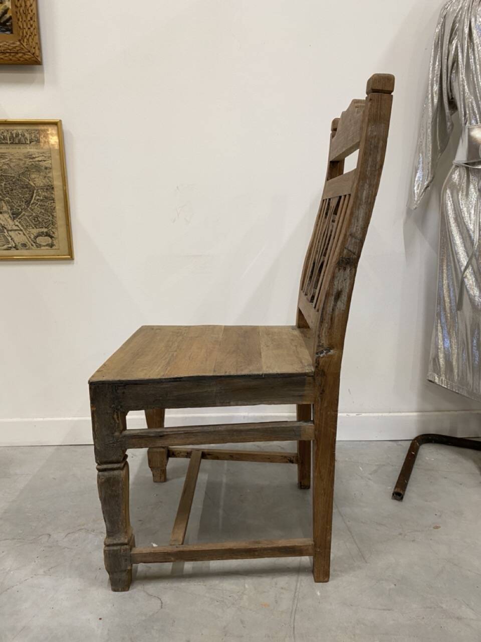 Chaise paysanne ancienne en bois