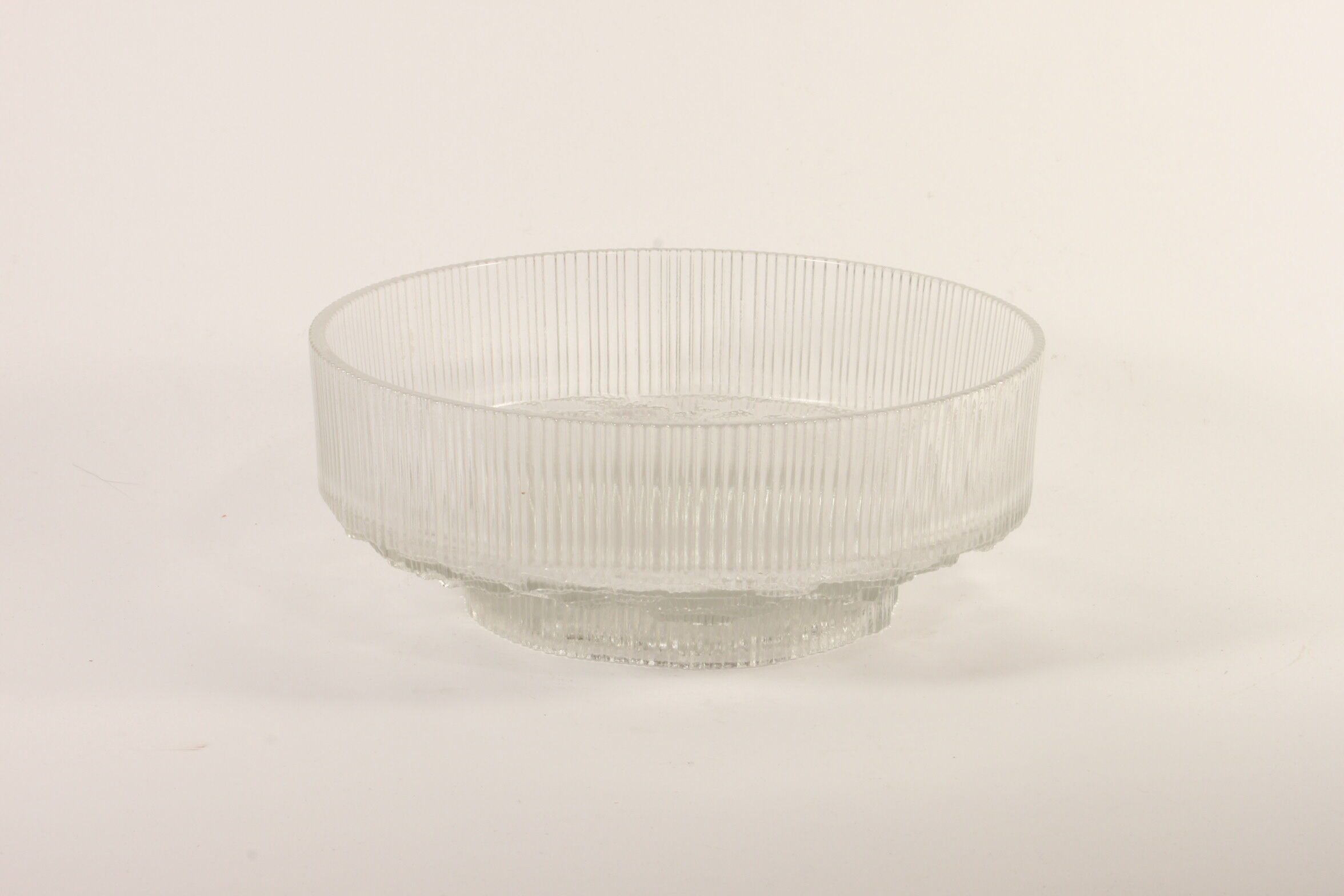 Saladier en verre côtelé « Topaz » par John Clappison pour Ravenhead, Angleterre années 1970.