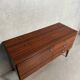 Buffet en noyer de style mid-century moderne