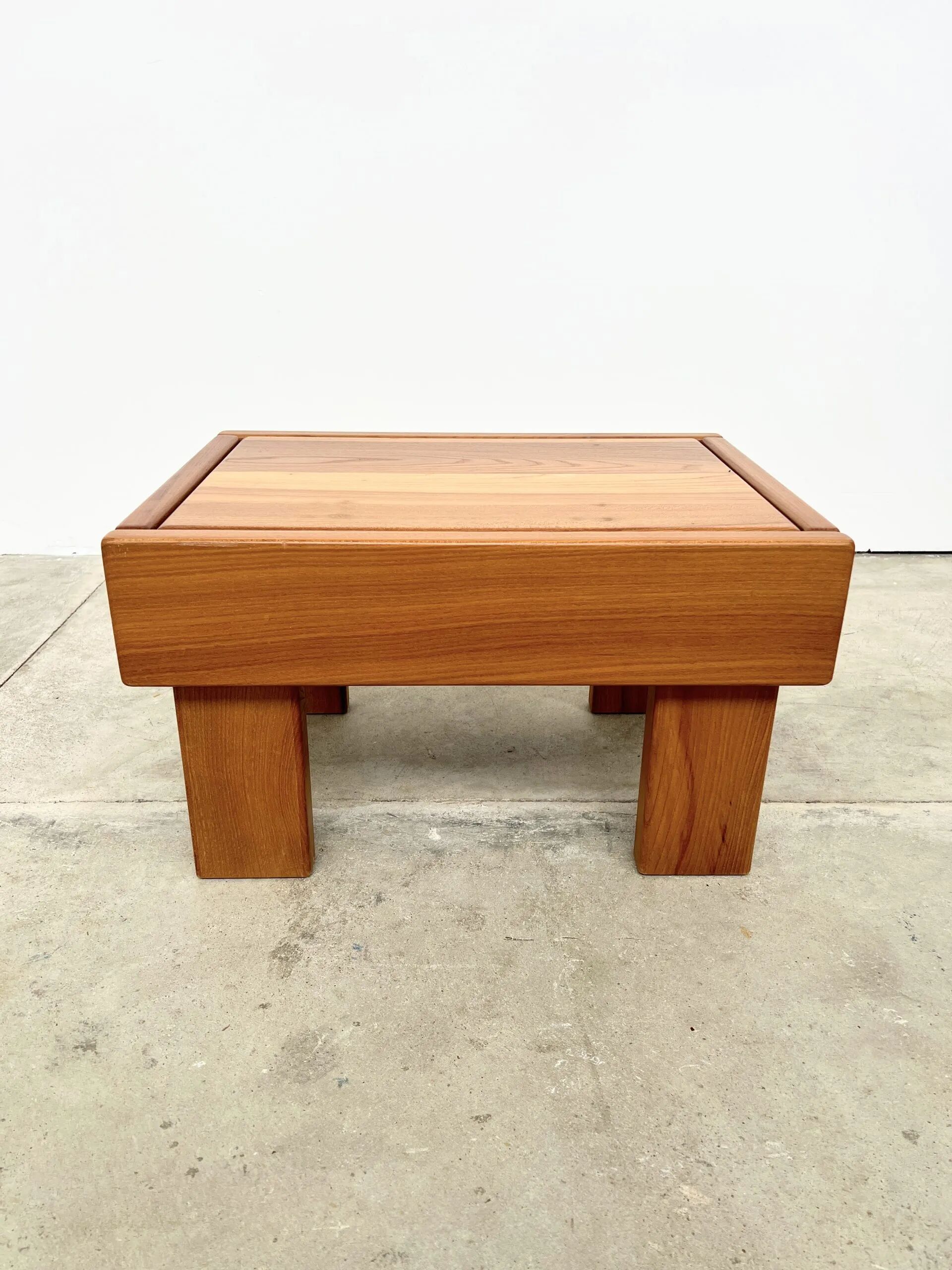 Table d'Appoint / Chevet "Regain" – Orme Massif