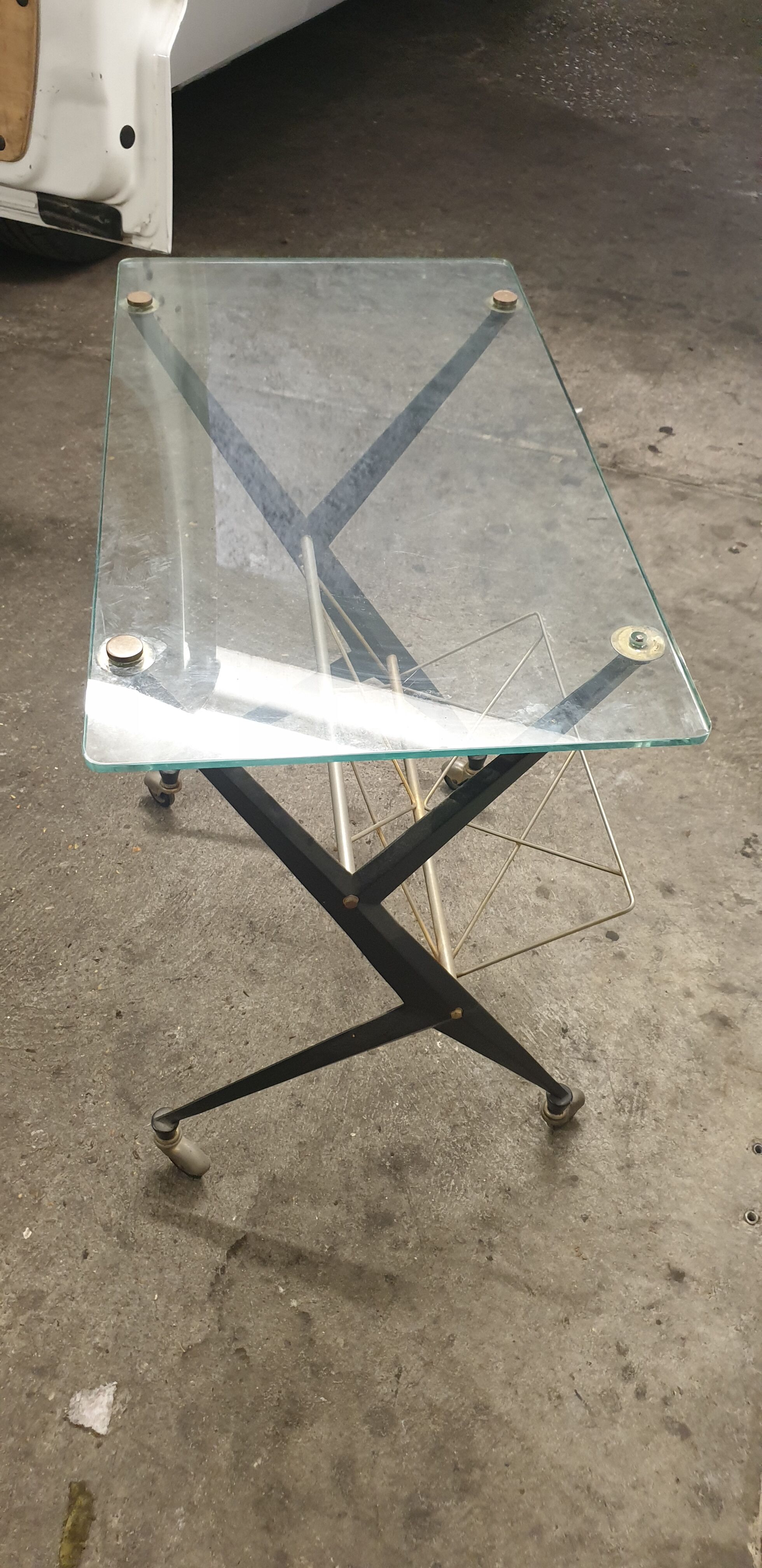 Table porte revu verre et metal 50/60