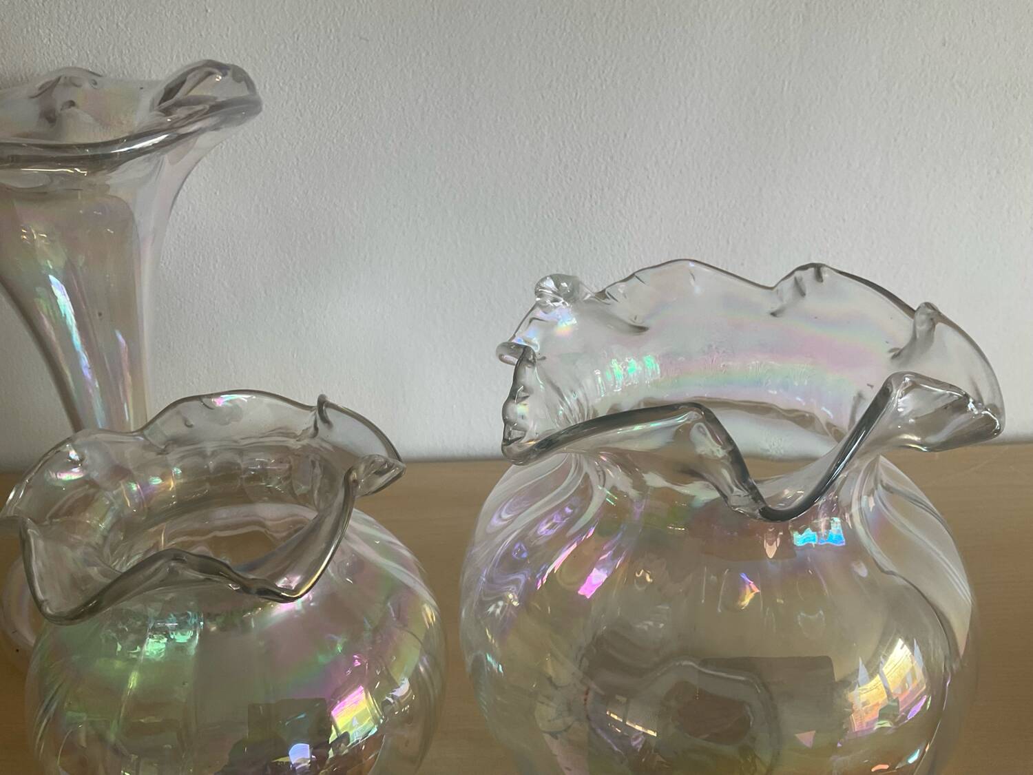 Series of 3 vintage vases in iridescent glass paste