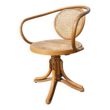 Thonet 5501 curved wood armchair