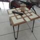 Table d'appoint en noyer américain et érable moucheté blanchi