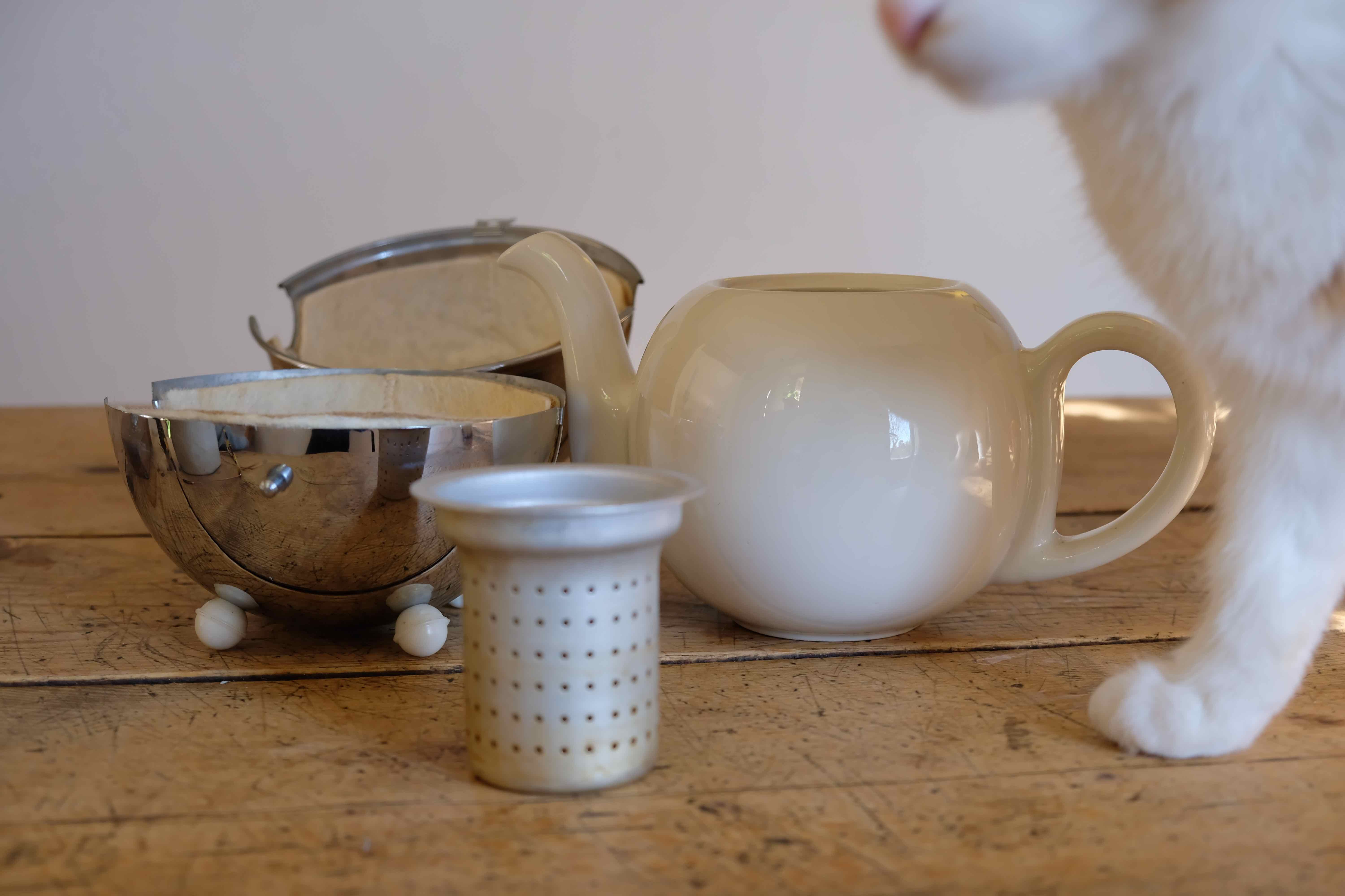 EVER HOT teapot of the 50s, made in England