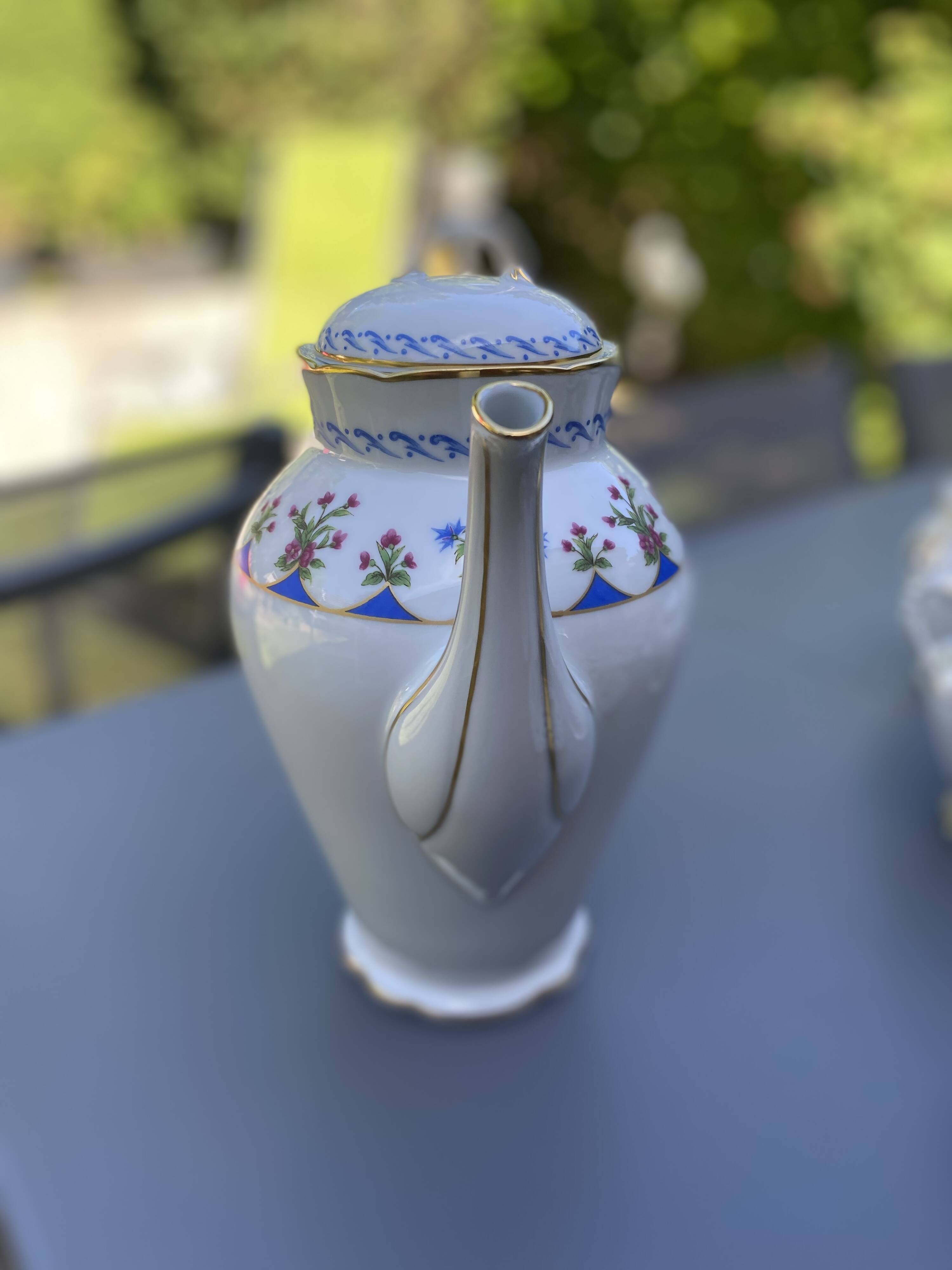 Porcelain coffee service Bernardaud model Chateaubriand Limoges
