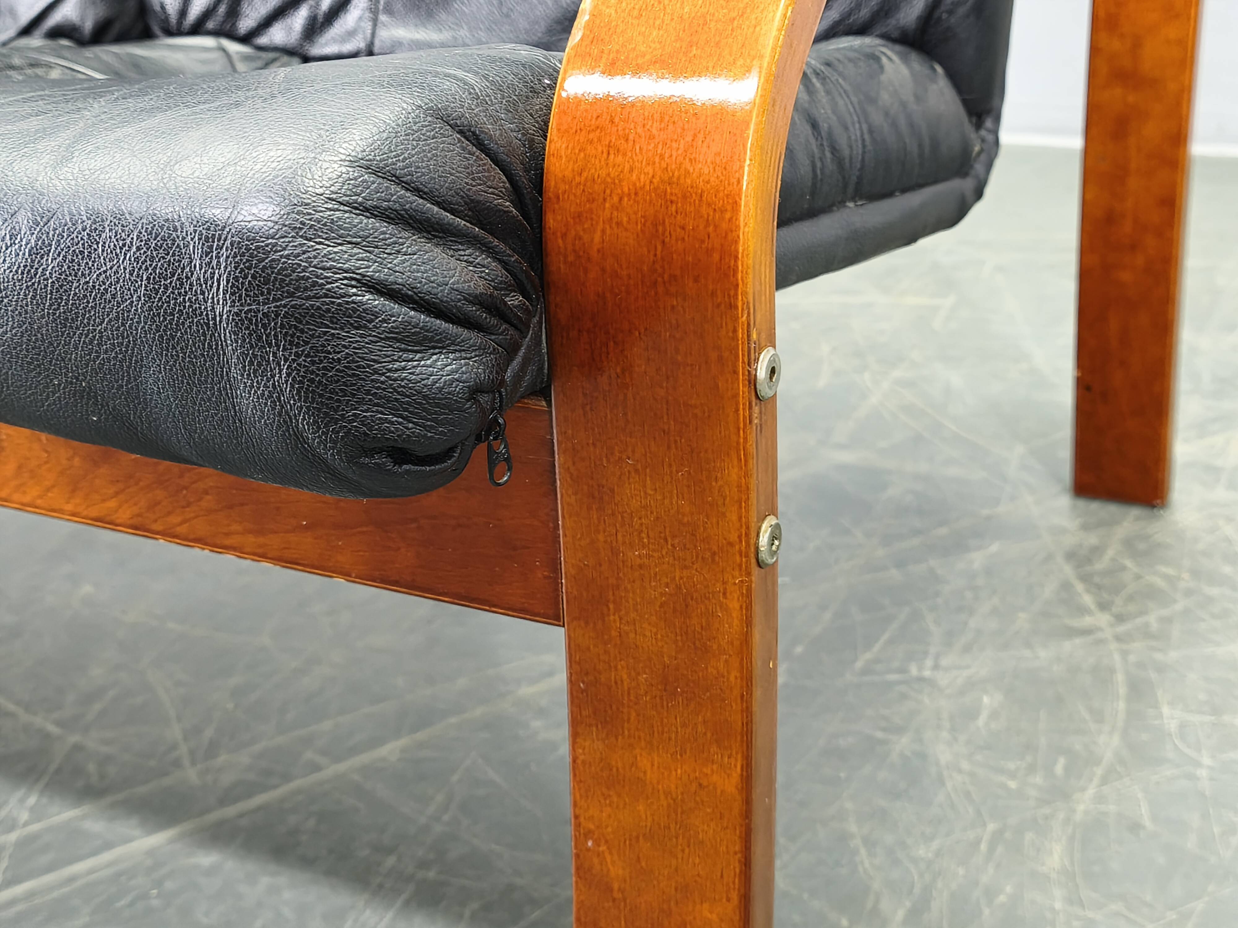Scandinavian Leather Sofa in the Style of Alvar Aalto, 1970s