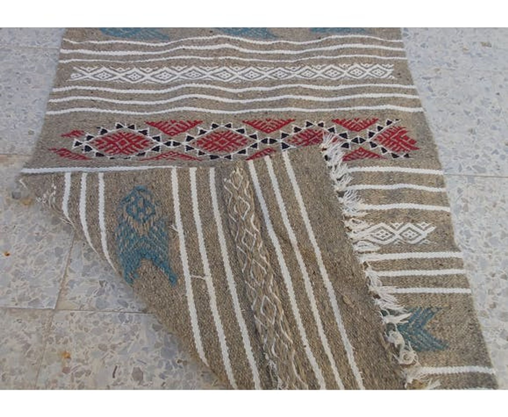 Traditional handmade Berber grey carpet in pure wool 110×70cm