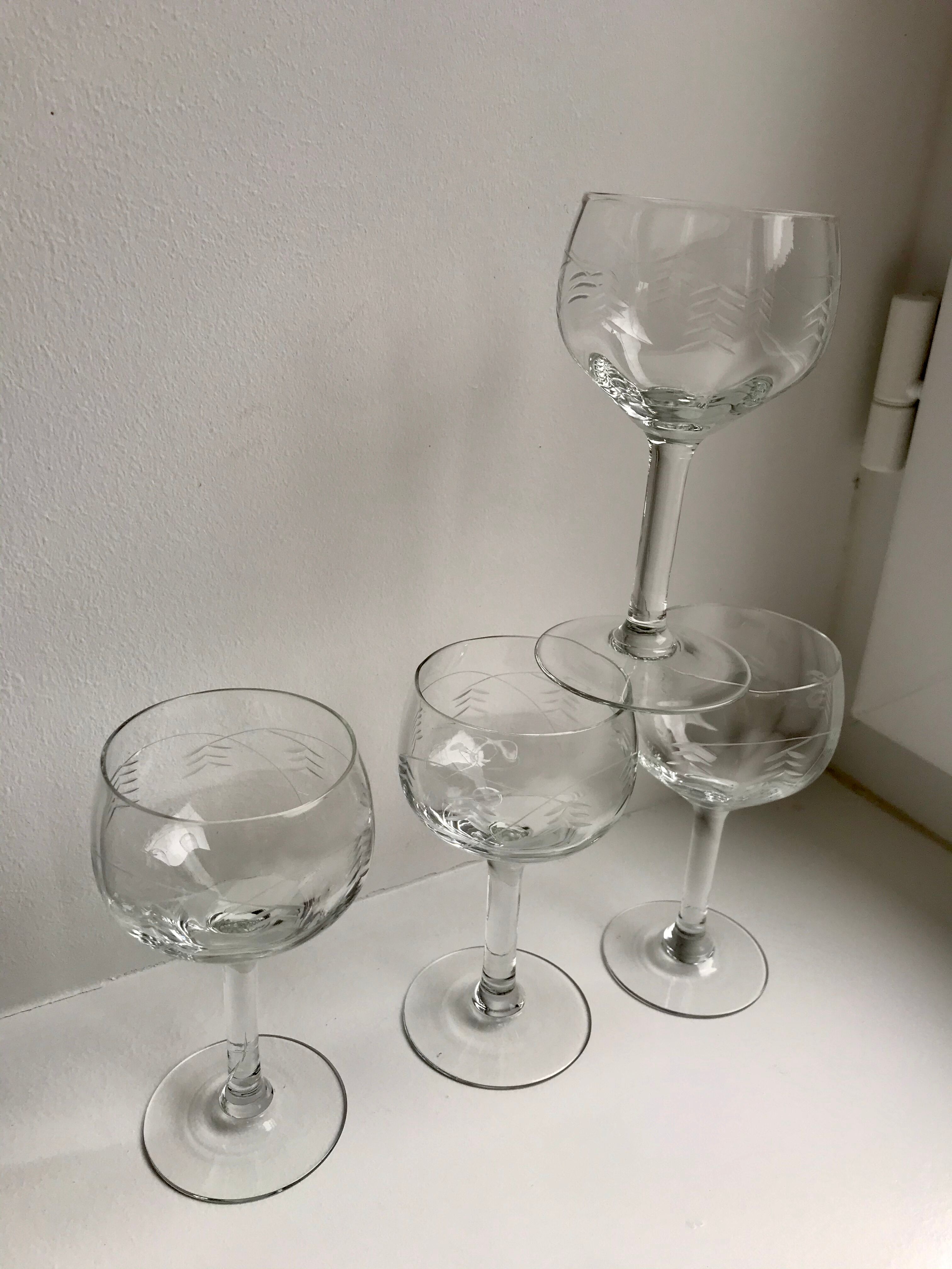Set of 4 crystal wine glasses engraved 50-60s