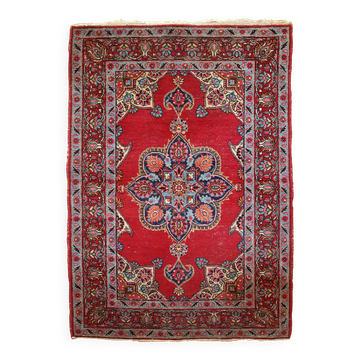 Tapis vintage fait main Kazvin en laine rouge vif (100cm x 144cm)