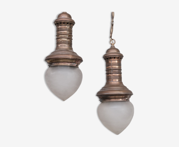 Paire de pendentifs en laiton et verre du milieu du siècle