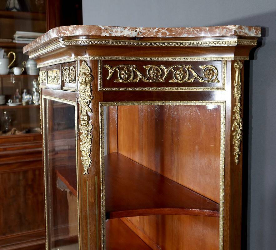Mahogany Showcase, Transition Louis XV Louis XVI style – 1900