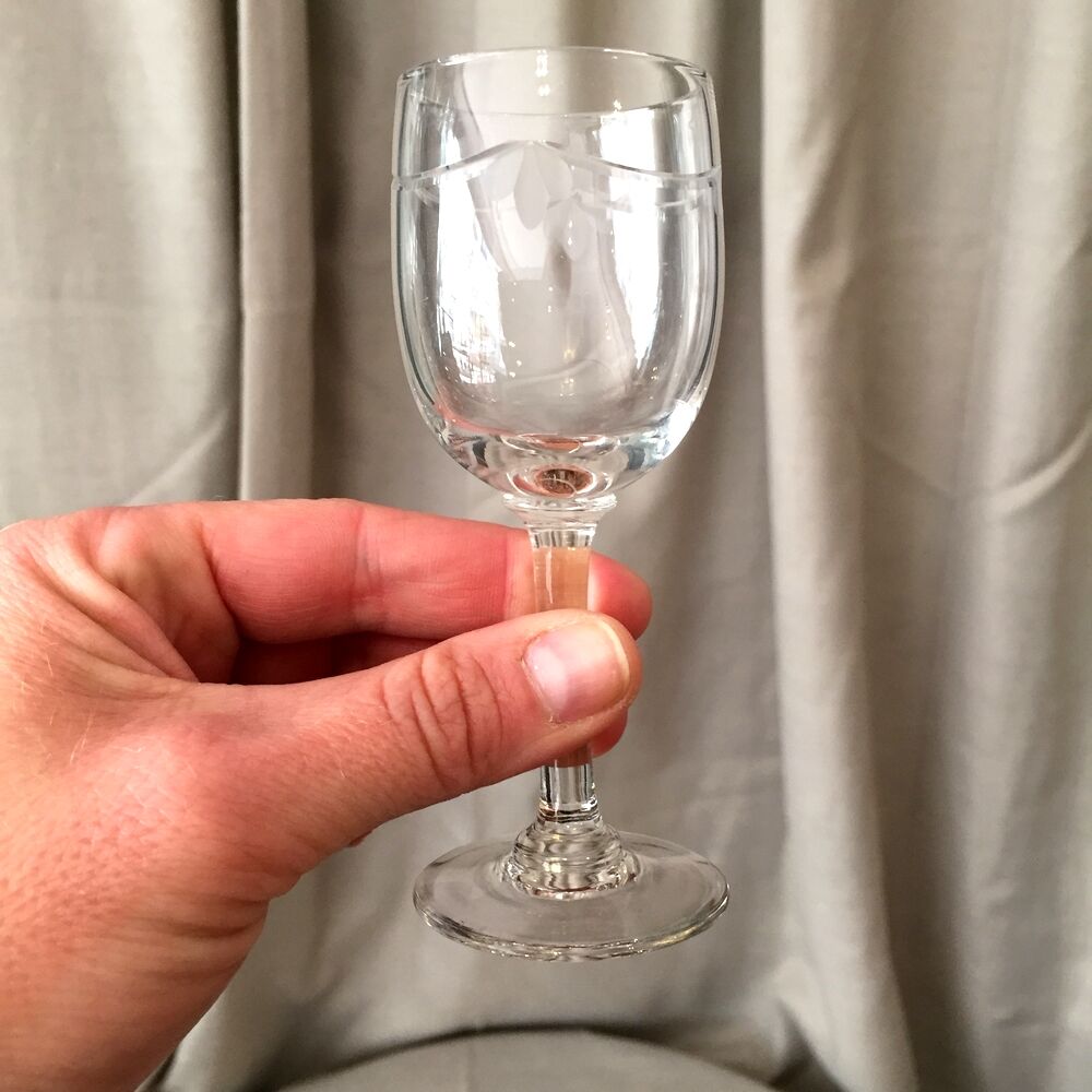 Suite of 11 engraved glass drip glasses from the 1930s 1940s