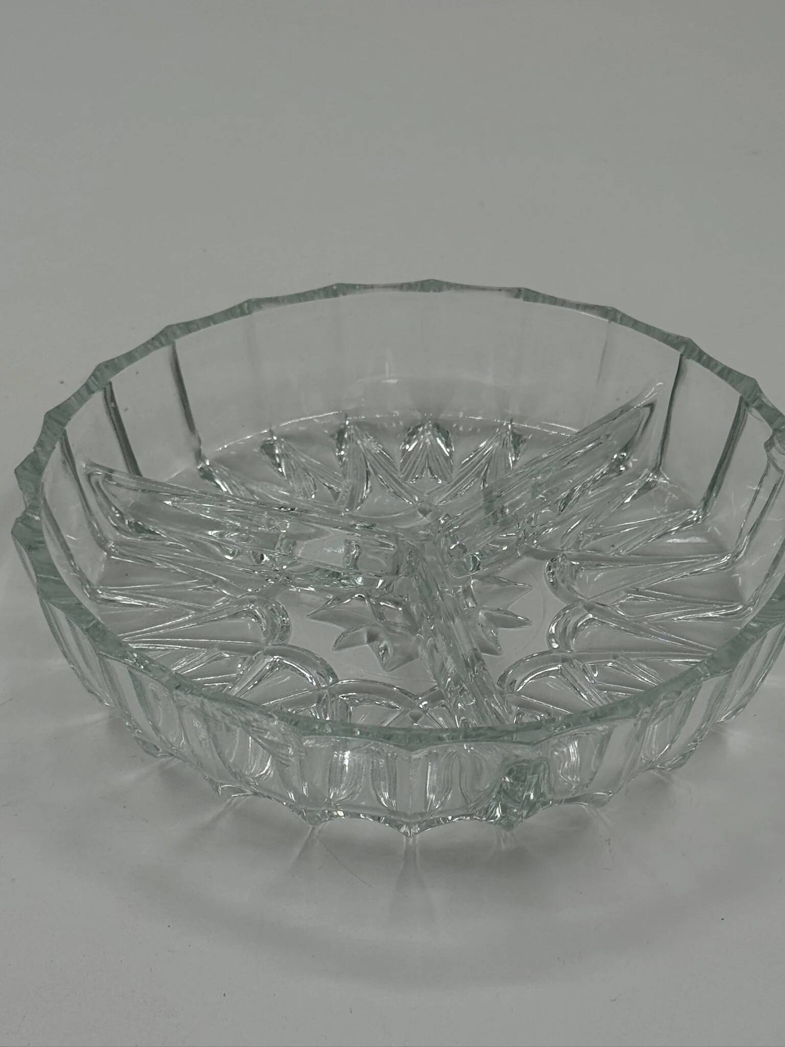 Bol en verre pressé vintage