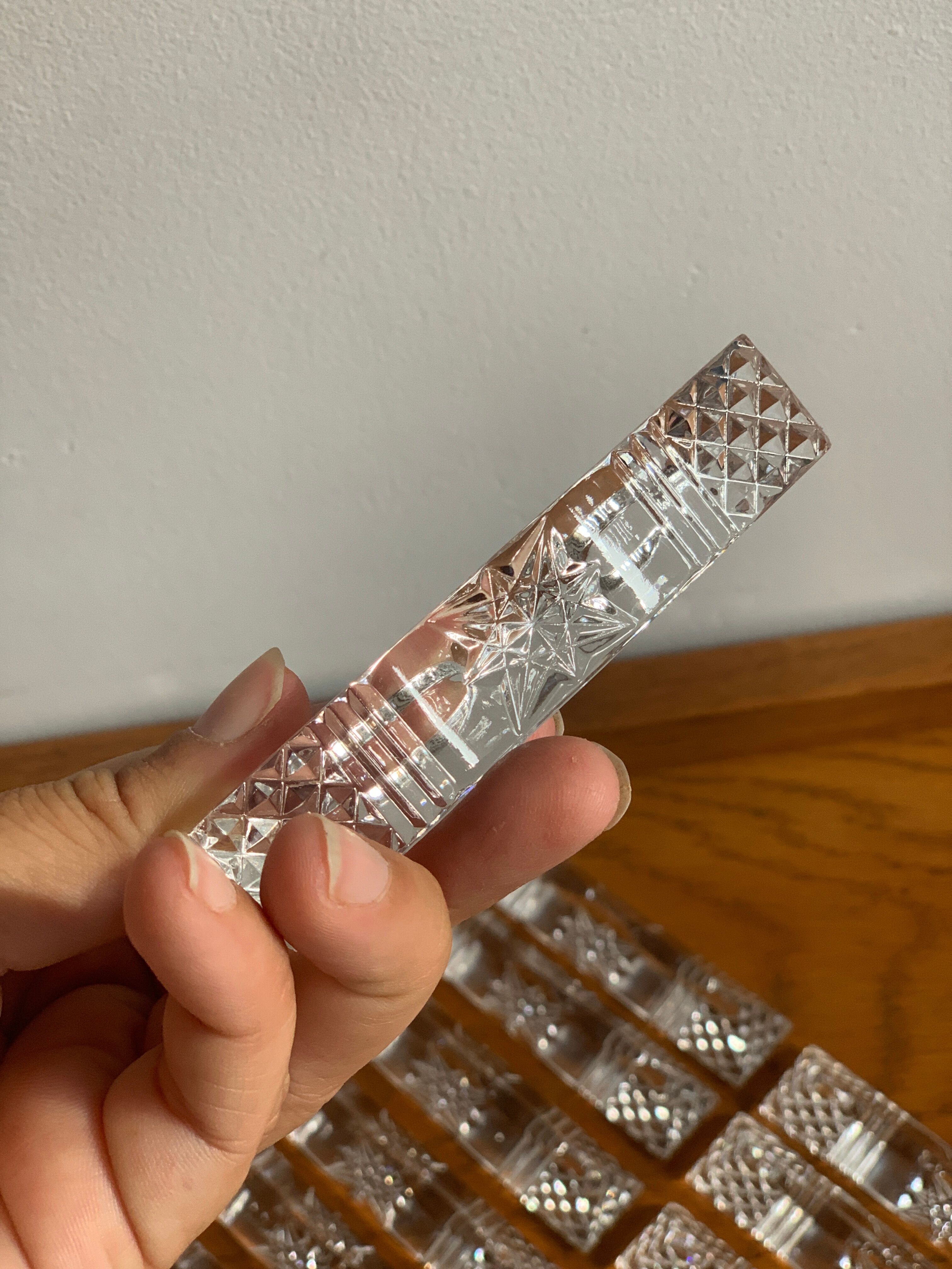 Crystal knife holder