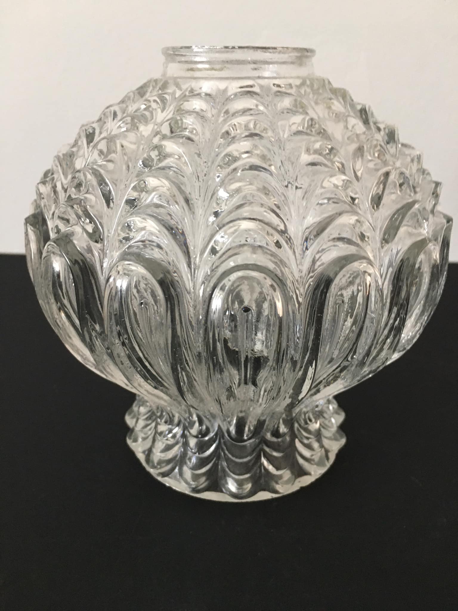 Worked transparent glass tulip