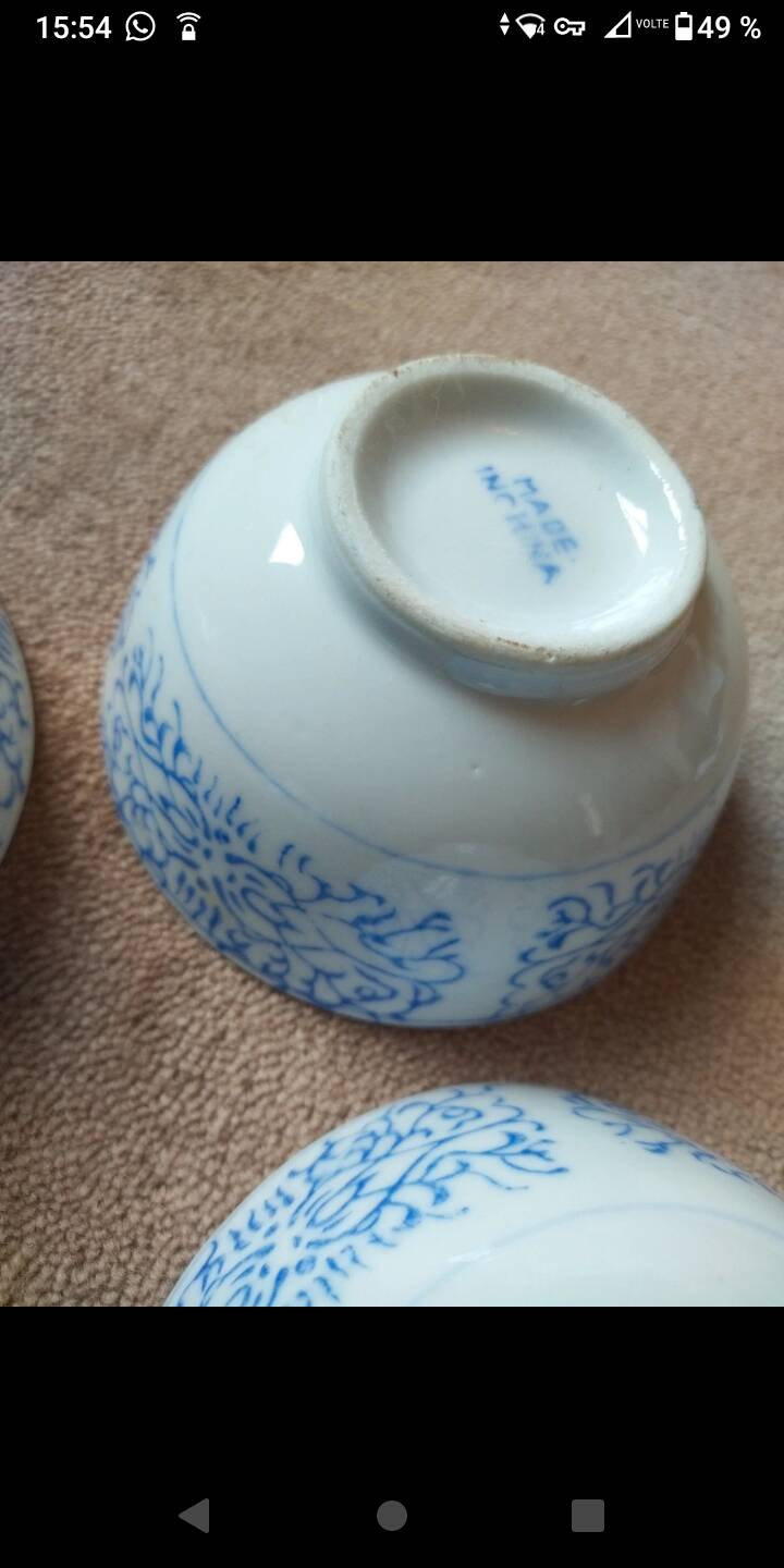 4 bowls in white and blue Chinese porcelain