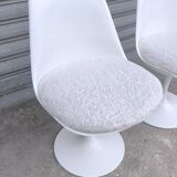 Pair of tulip chairs by Eero Saarinen for Knoll International