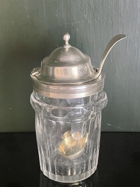 Solid silver and crystal mustard, early nineteenth century.