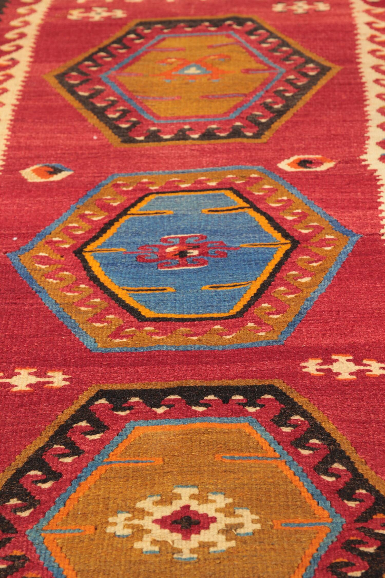 1940s Turkish Kilim Rug, Small Wool Medallion Flatweave 75 x 130 cm