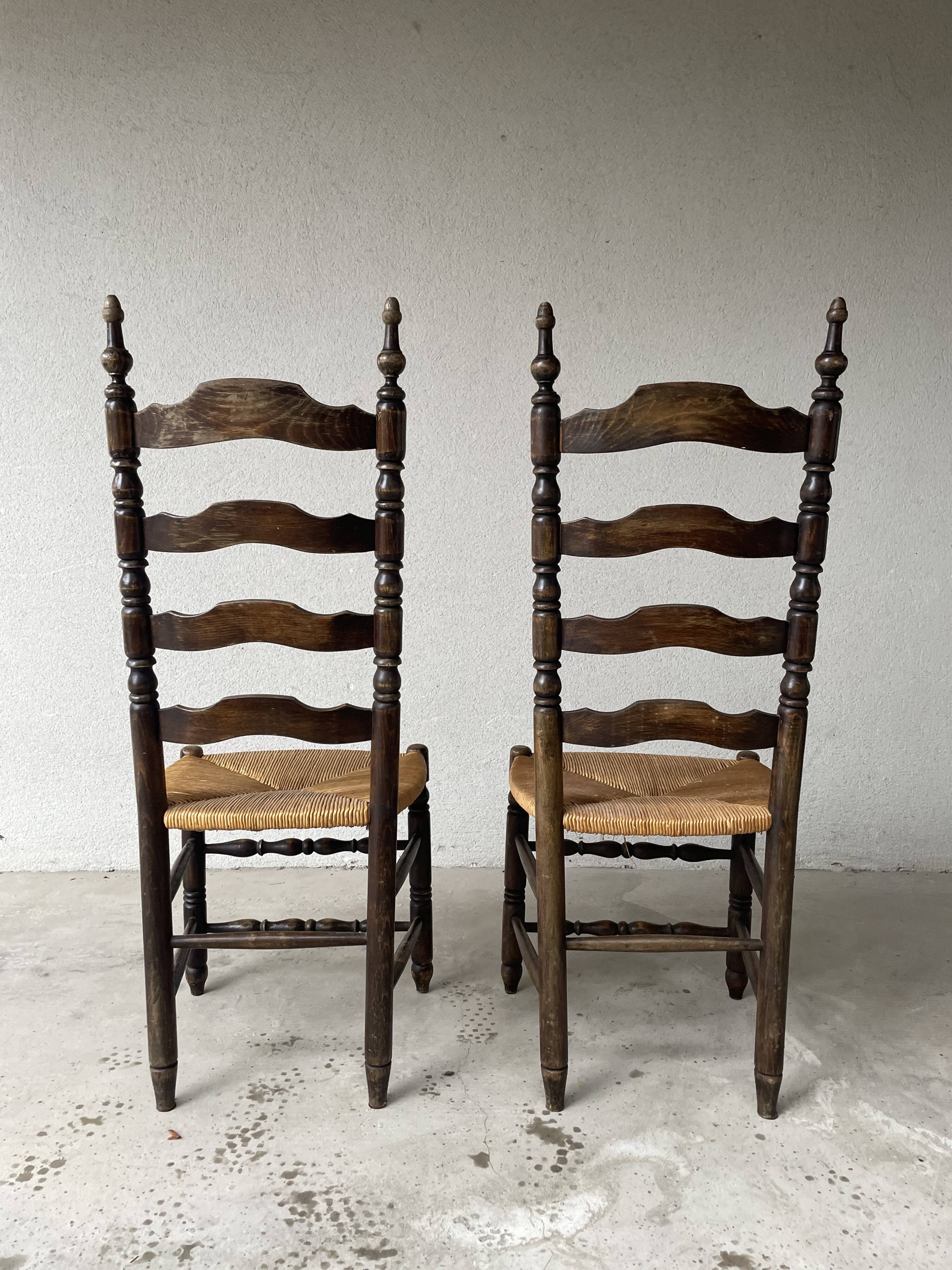 Chaise style campagnard bois massif et paille 1950