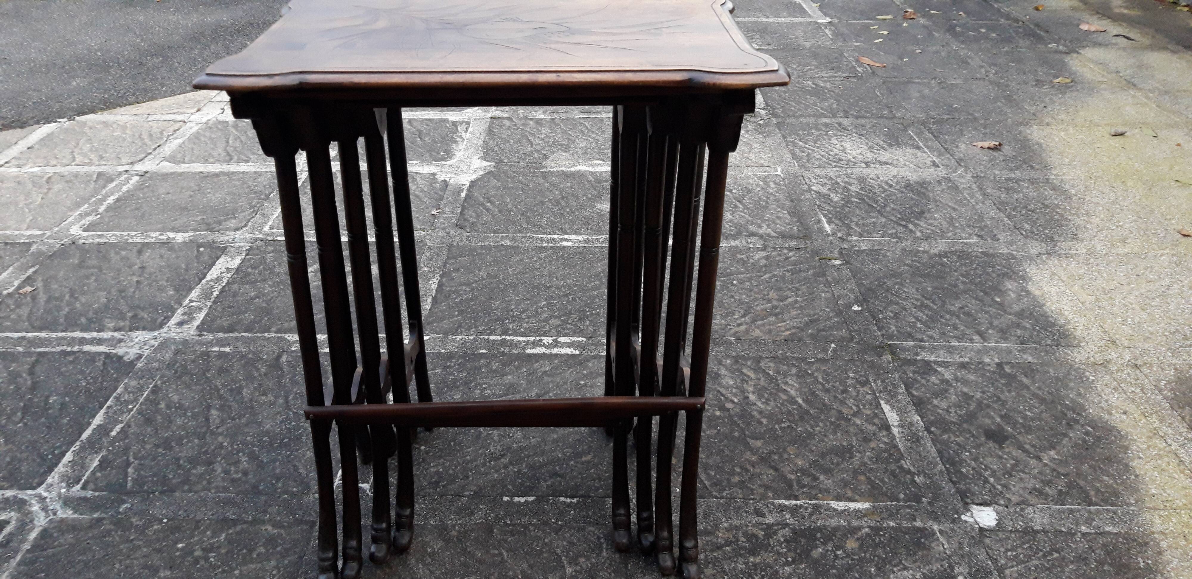 tables gigogne art nouveau floral motifs