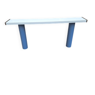 Console en laque blanche avec pieds en plastique cylindriques par Tresoldi Salvati, années 1980.
