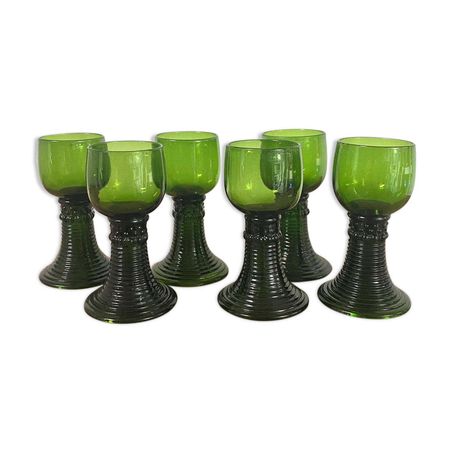 Service of 6 roemer glasses in green crystal