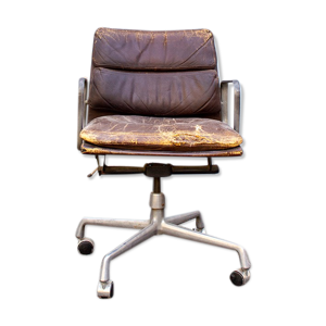 Chaise EA 217 par charles