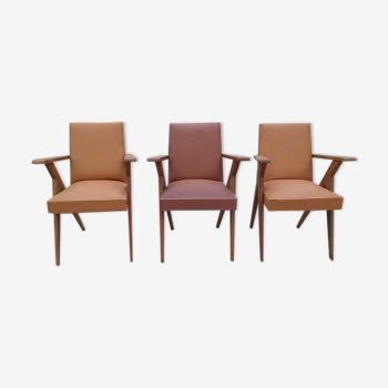 Trois fauteuils