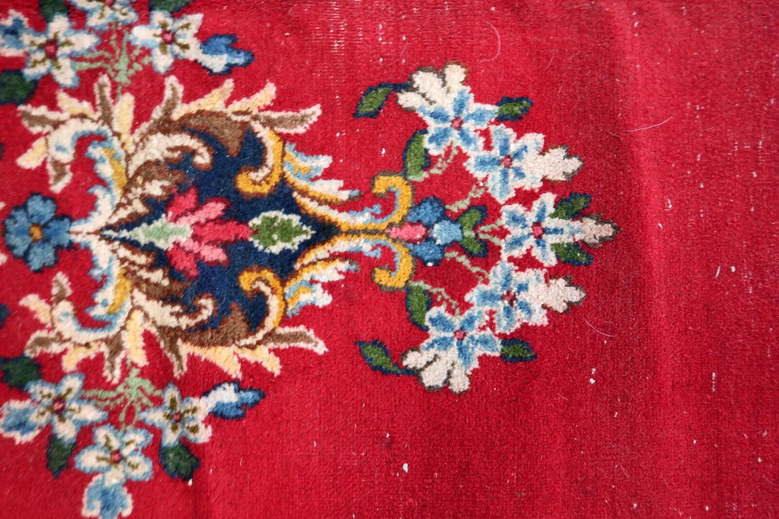 Antique 1920s Persian Kerman rug, floral medallion, red field, 267cm x 364cm