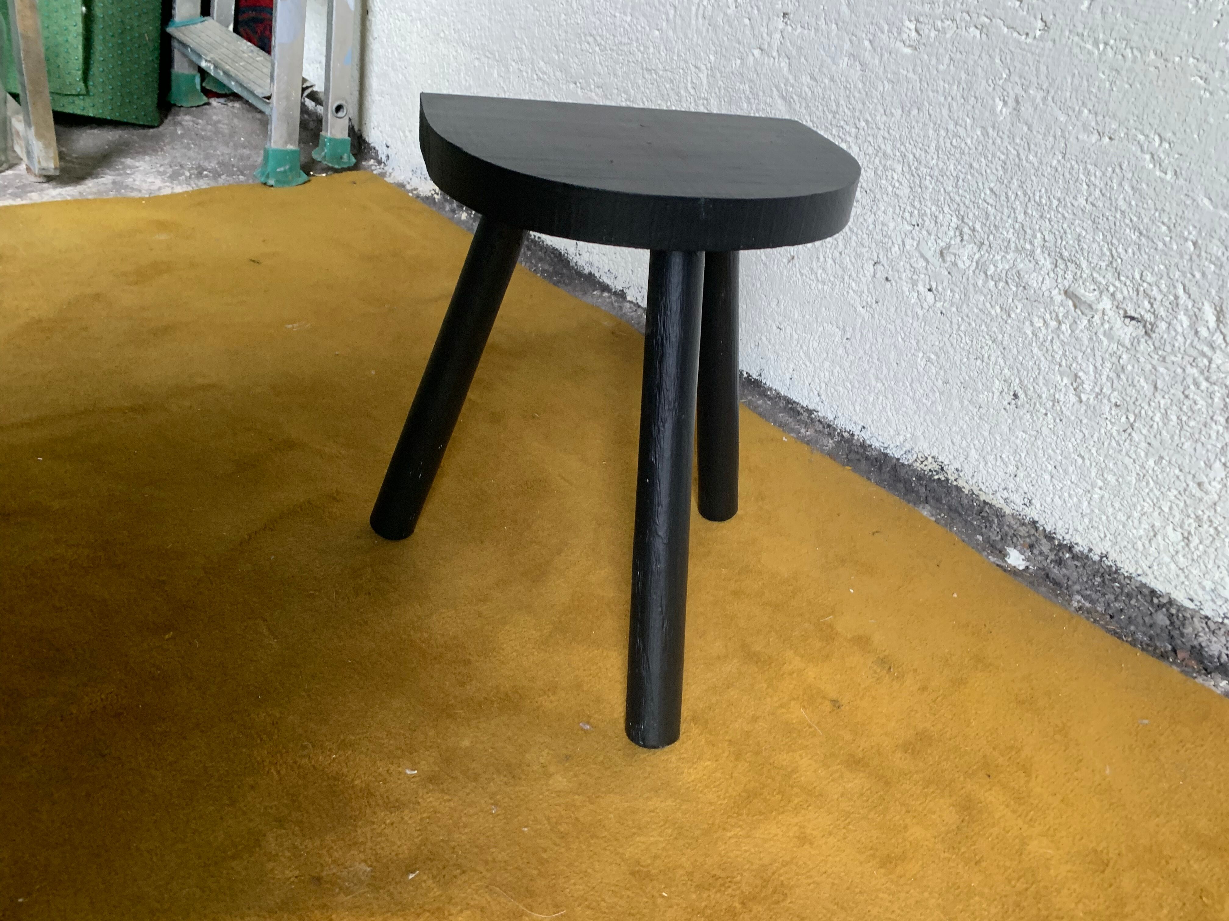 Tripod stool half-moon black